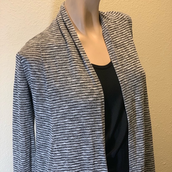 Women’s Cardigan - Picture 4 of 6